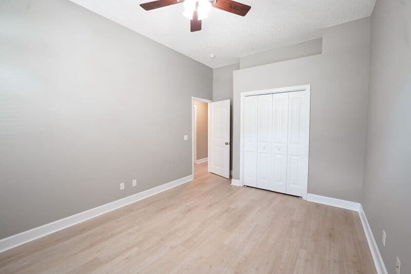 Richmond Hill House: 909 Young Way