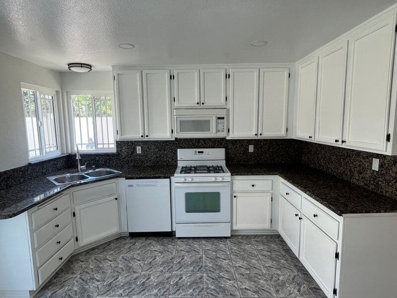 Murrieta House: 24402 Calle Tassjara