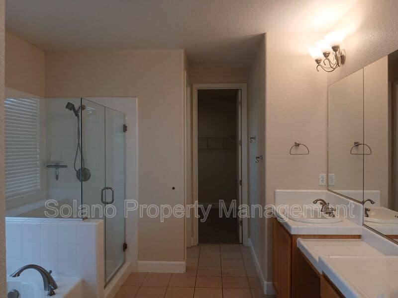 Vacaville House: 2167 Newcastle Dr.
