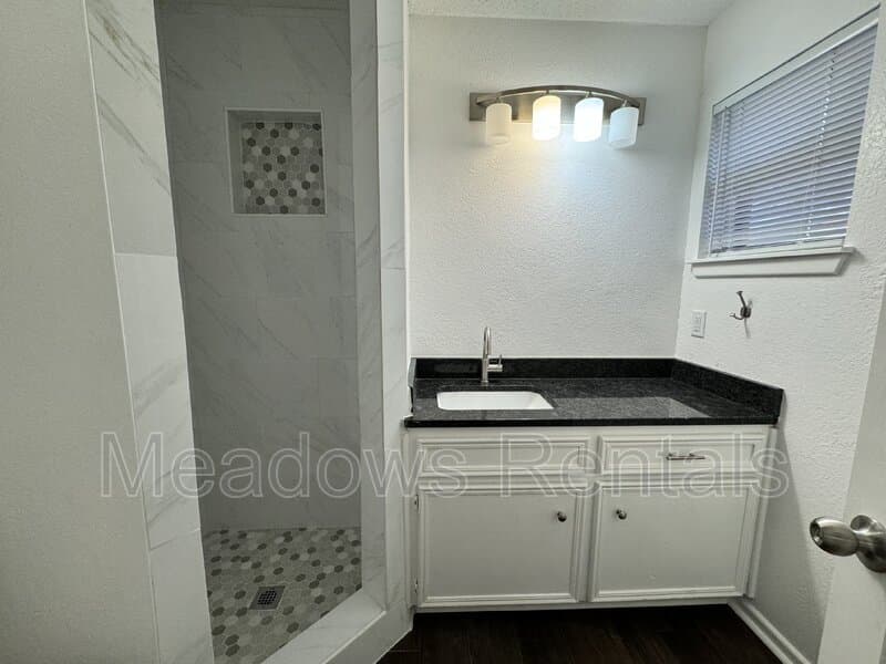 Lorena House: 140 Towne West Drive