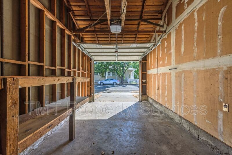 Sacramento House: 2431 33rd St.