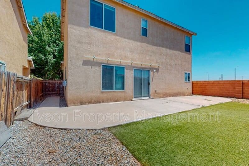 Albuquerque House: 3639 Big Cottonwood CT SW