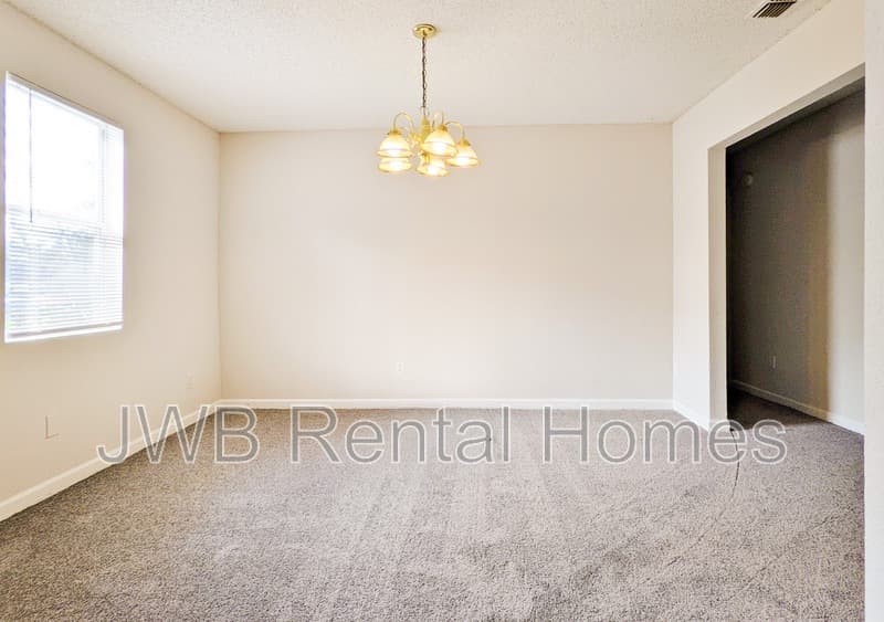 Jacksonville House: 5363 Tequesta Ct