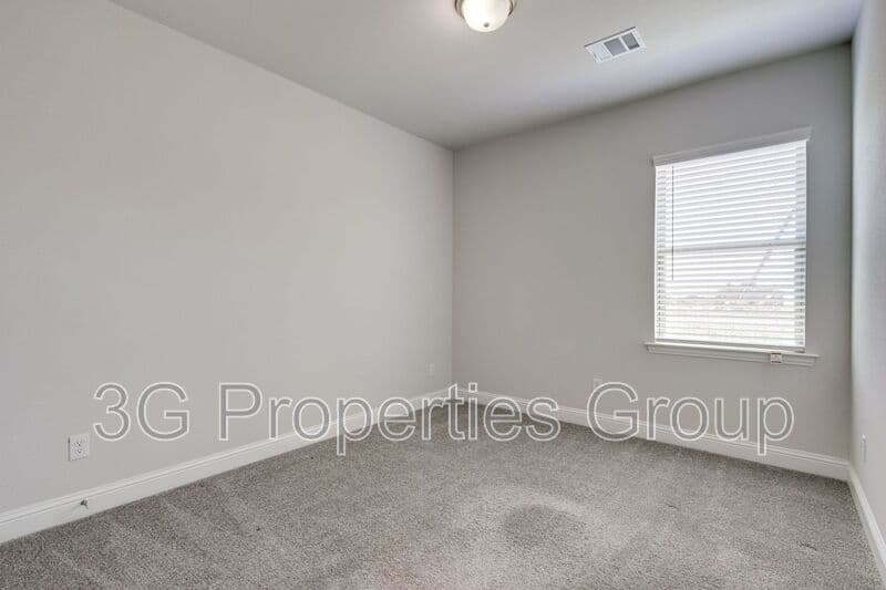Lewisville House: 344 Almanor St