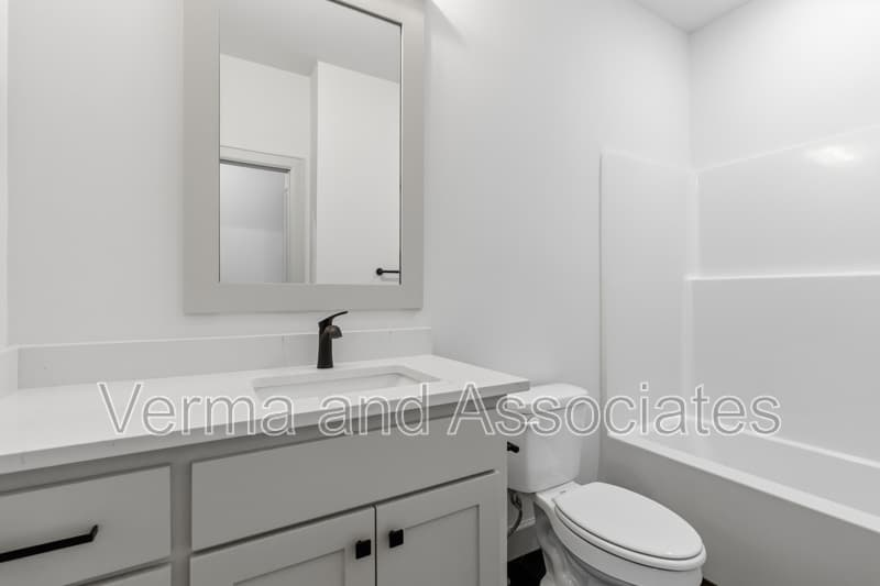 Centerton House: 1071 Whistler St