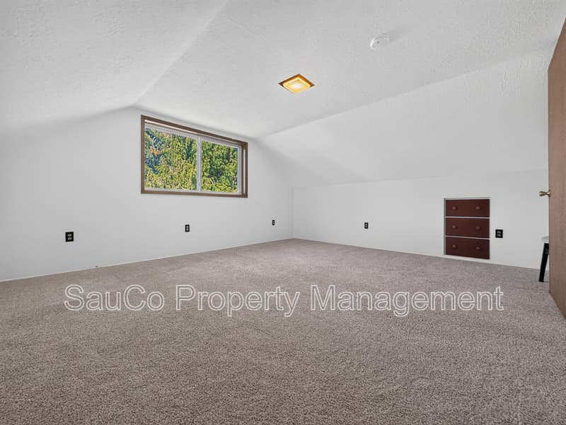 West Linn House: 2312 5th Avenue