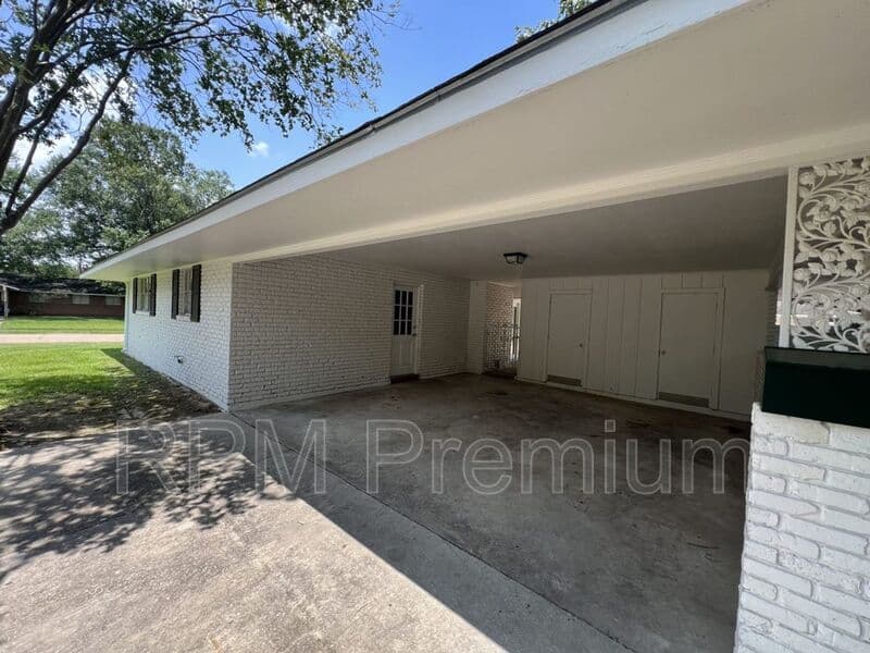 Baton Rouge House: 10444 Browning Dr.