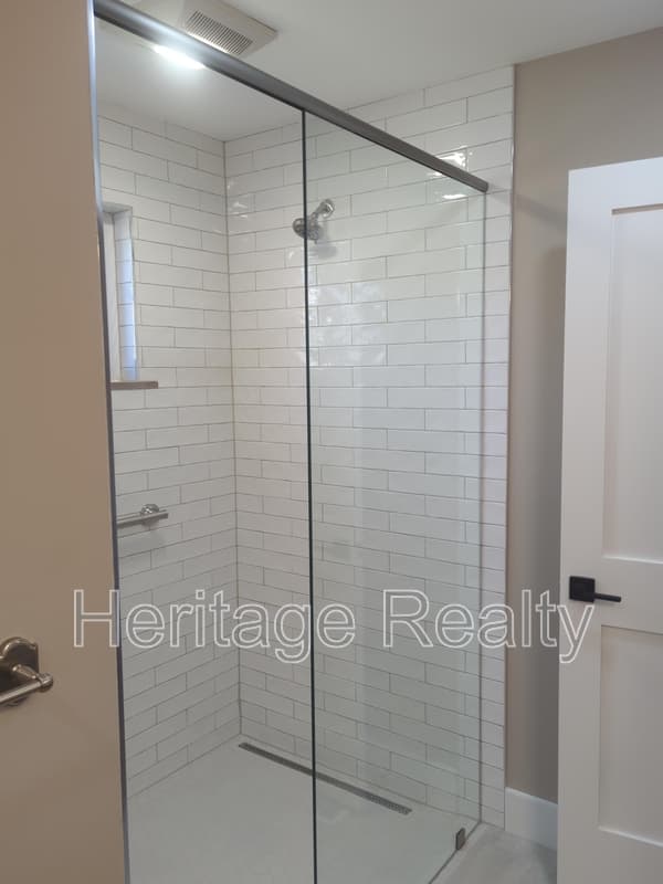 Knoxville House: 8108 Bennington Drive Northwest