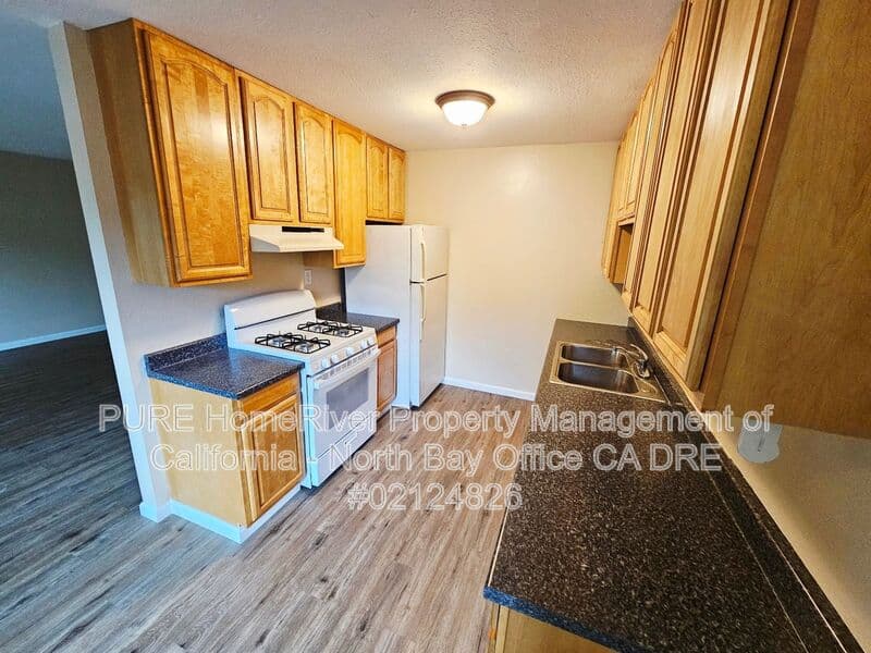 Ukiah Condo: 475 Eastlick St Apts 1