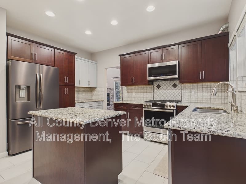 Aurora House: 14192 E Chenango Pl