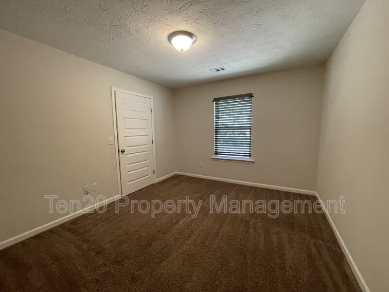 Phenix City House: 36 Willow Trace Dr