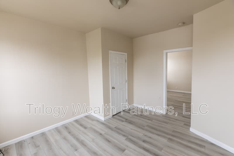 Orange Condo: 154 Taylor St. - 3