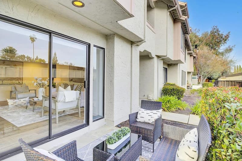 Palo Alto Condo: 3073 Middlefield Rd