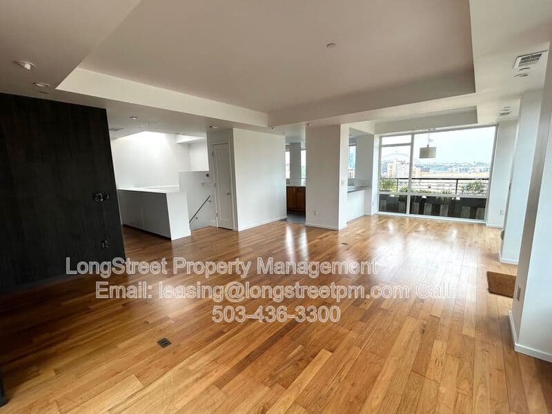 Portland Condo: 300 NW 8th Ave