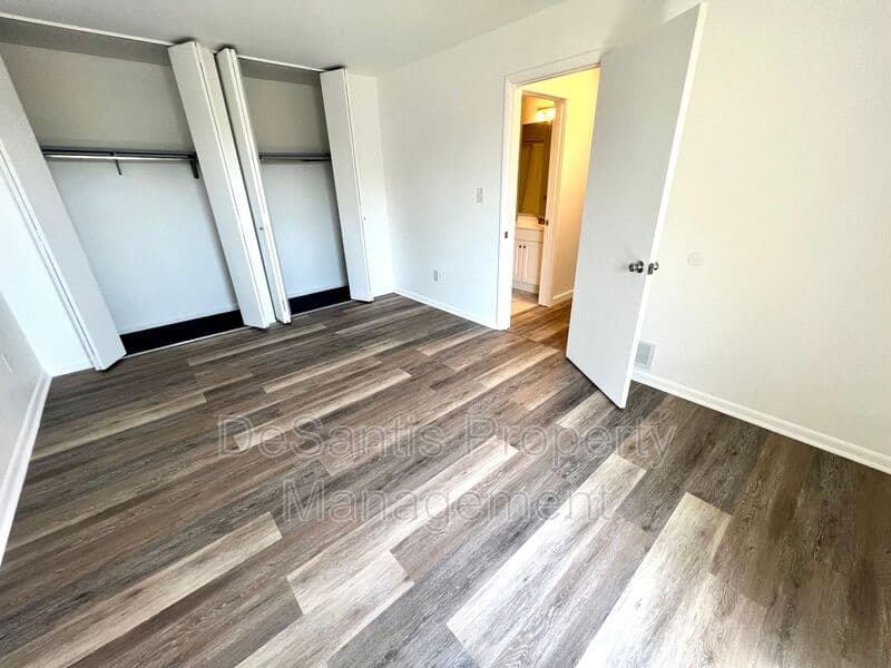 Moon Twp Condo: 800 College Park Drive