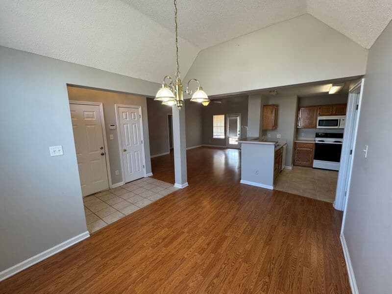 Cordova House: 7081 Beringer Dr S