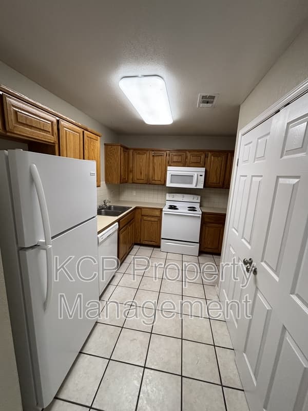 Greenwood Condo: 1125 Farley Circle - D