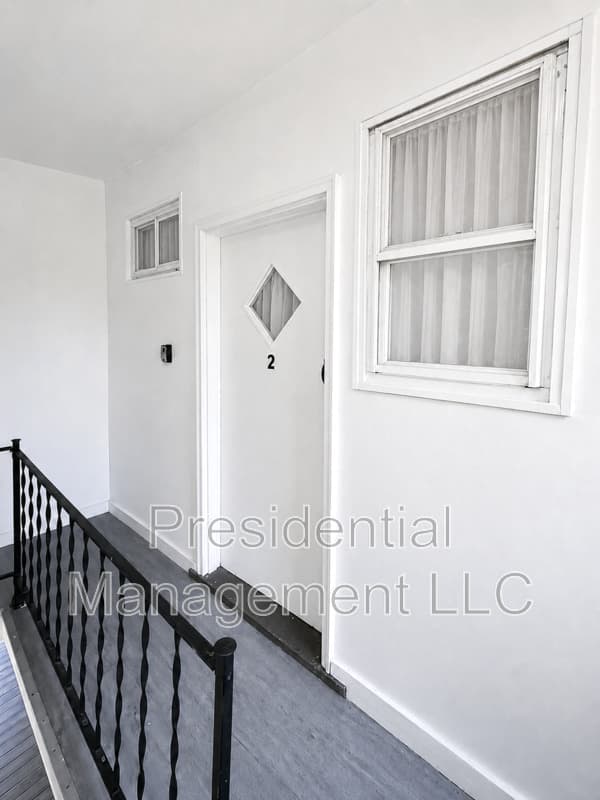 Wallingford Condo: 219 South Orchard St