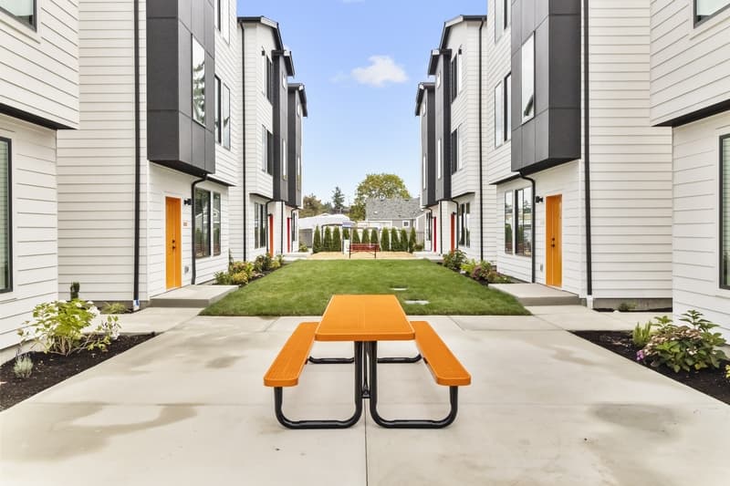 Lakewood Condo: Birds Mill 7535 Grange Street West