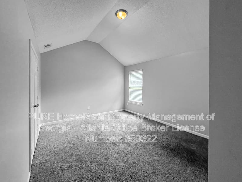Locust Grove House: 131 Laughlin Dr
