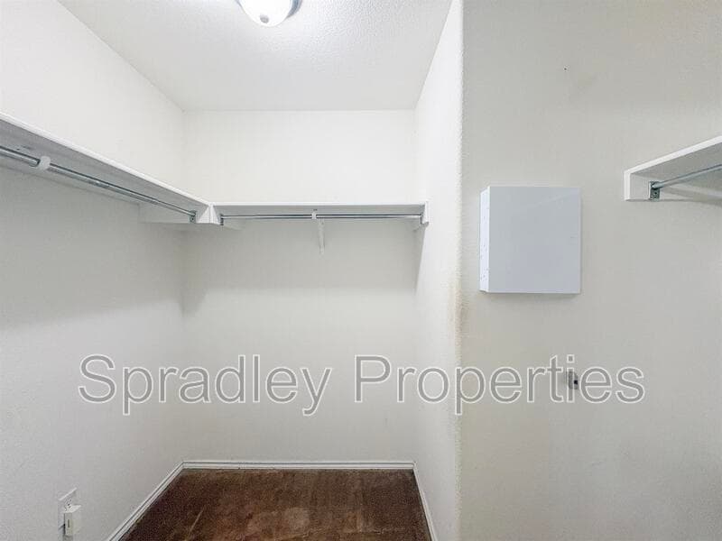 Temple House: 1047 Tumbleweed Trl