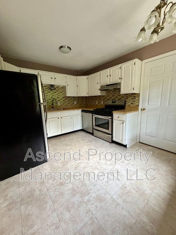 Ooltewah House: 5428 Country Village Dr