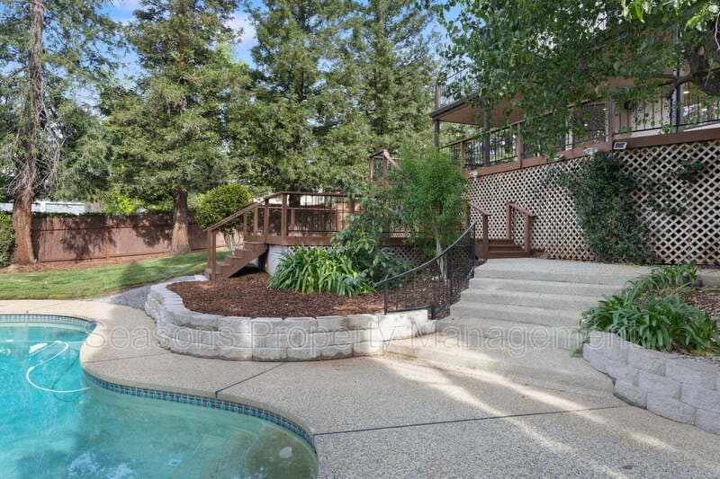 Redding House: 1688 El Capitan Dr