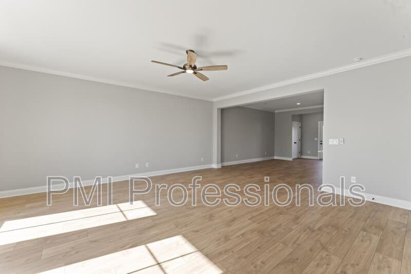 Murfreesboro Townhome: 2124 Gracie Bug Loop