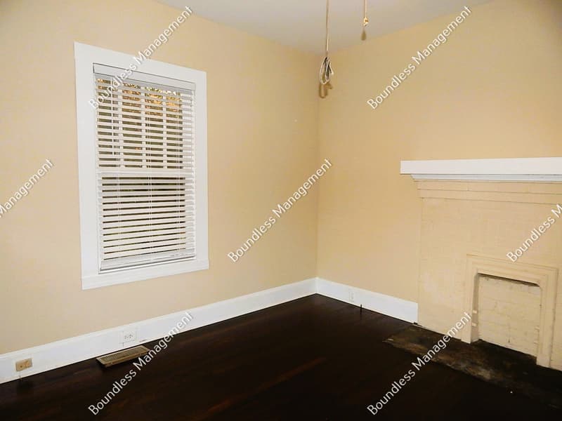 College Park House: 1776 Lyle Ave