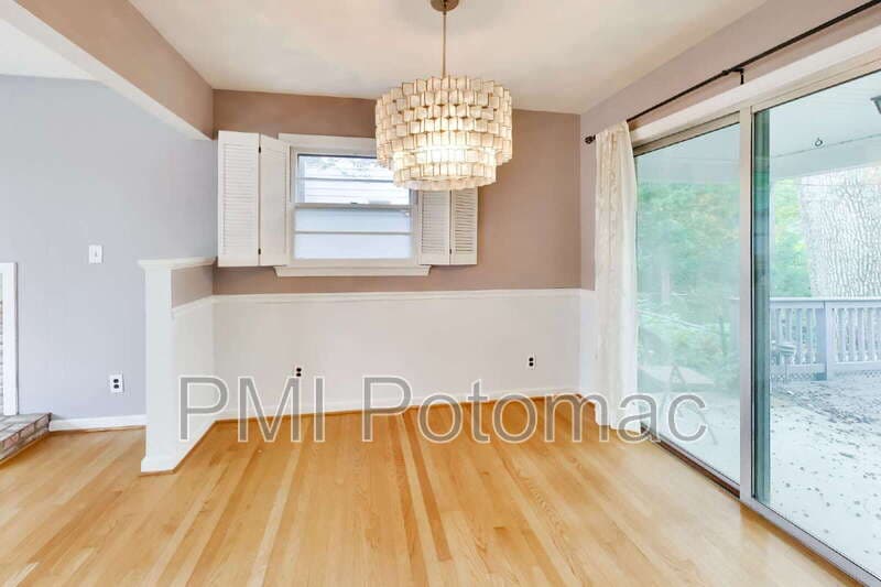 Silver Spring House: 11714 College View Drive