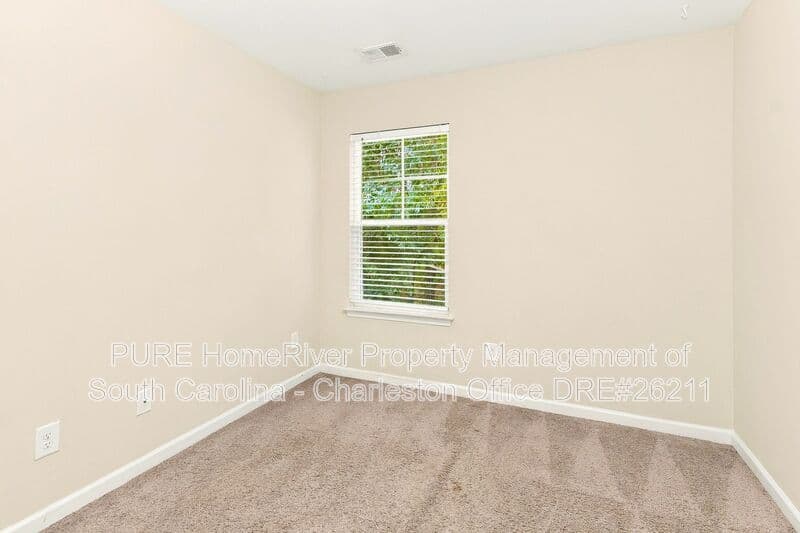 Goose Creek House: 160 Buchanan Cir