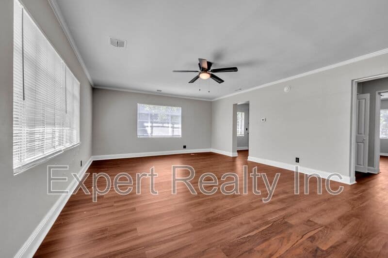 Birmingham House: 7420 Sparta Ave