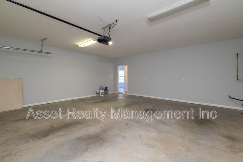 Knoxville House: 1217 Dreamview Lane