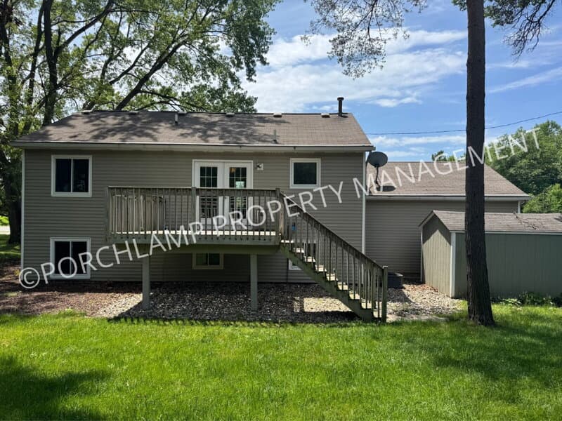 Grand Rapids House: 6235 Cascade Road Southeast