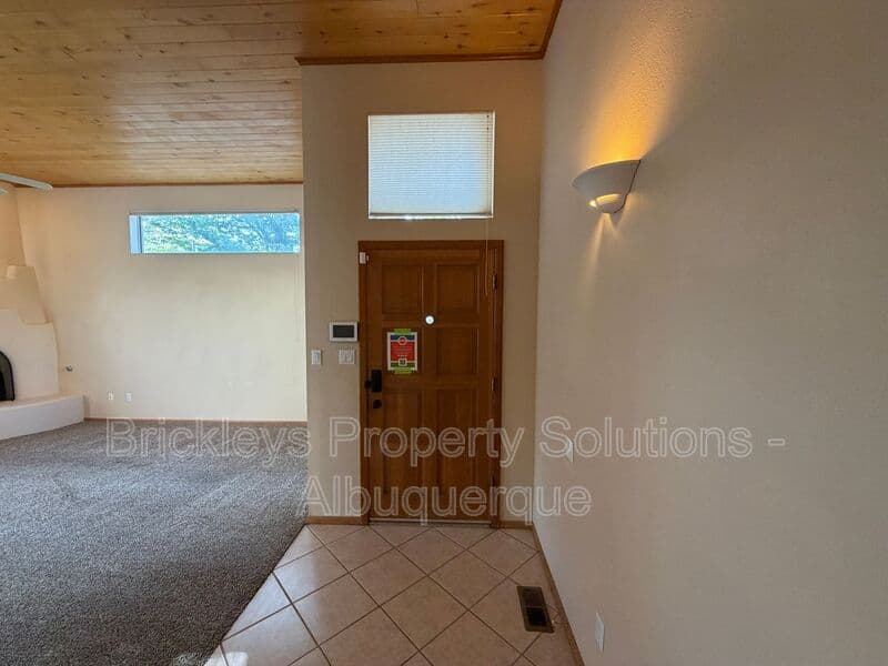Albuquerque House: 12606 Colony Pl NE