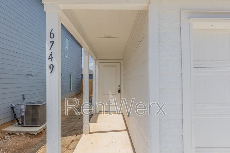 Elmendorf House: 6749 Marble Ridge