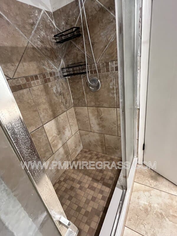 Enterprise House: 106 Highland Dr