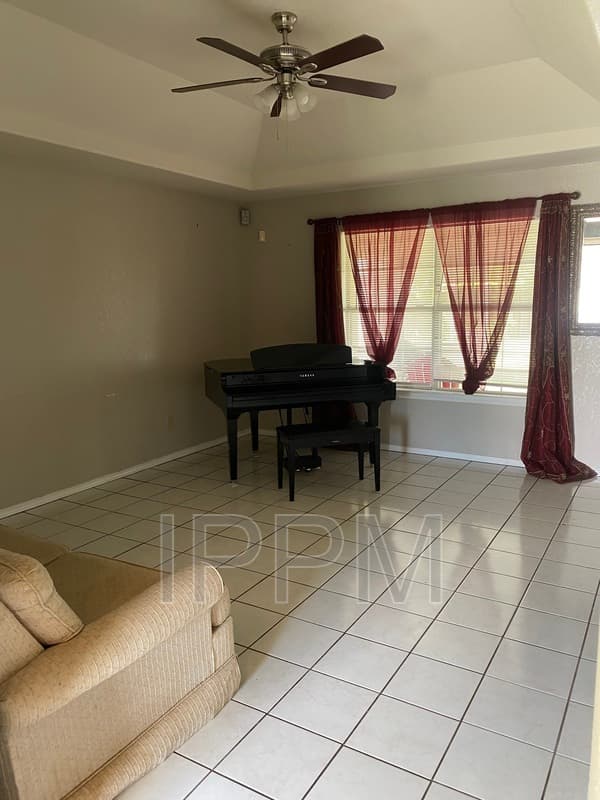 Harlingen House: 1826 Haverford