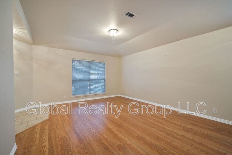 Schertz House: 3625 Diamond Falls