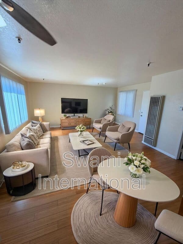 Hawthorne Condo: 12627 Eucalyptus