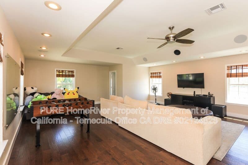 Murrieta House: 36475 Avenida La Cresta