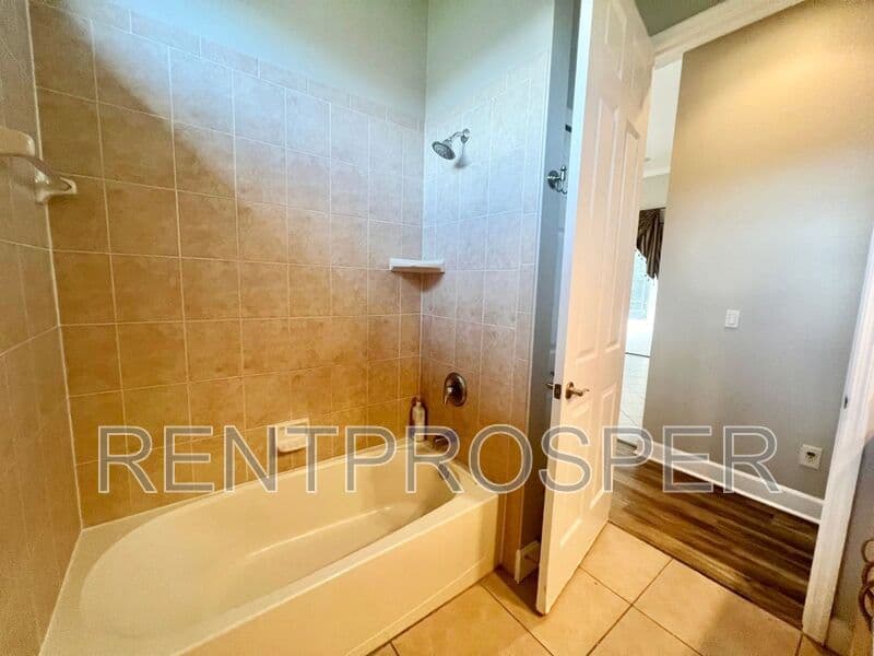 Ormond Beach House: 971 Stone Lake Drive