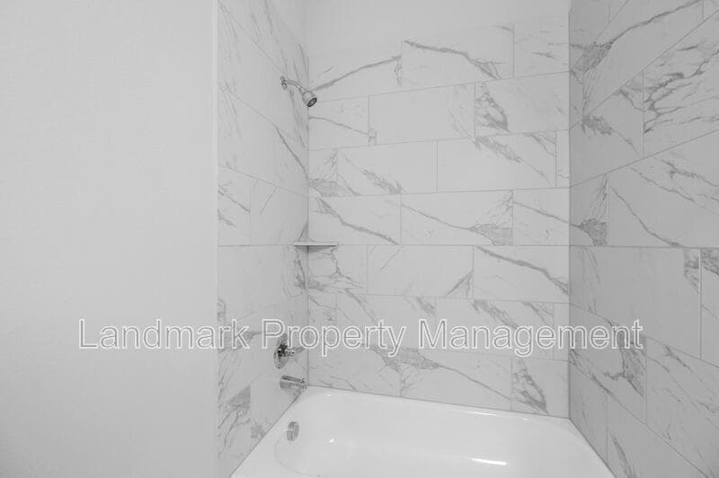 Mansfield House: 1822 Buckeye Lane