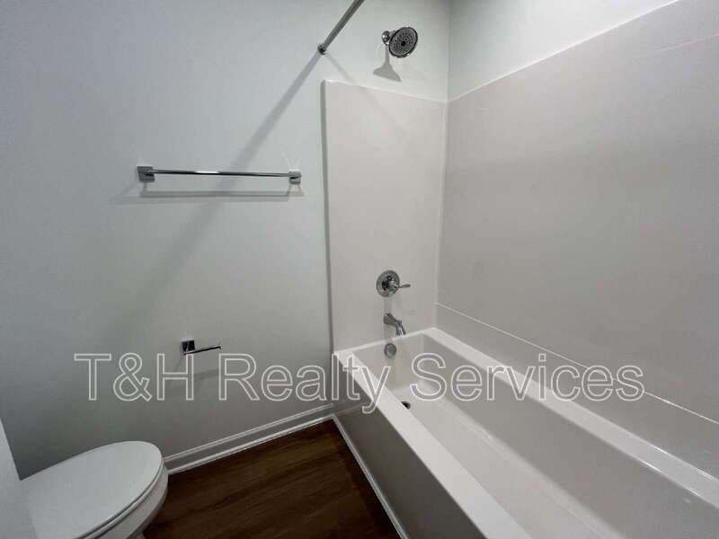 Plainfield House: 9275 Loyola Way