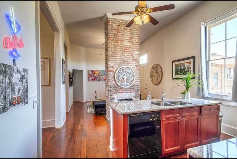 New Orleans Condo: 1915 Philip St.