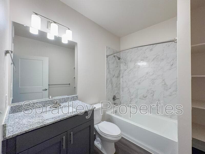 Belton Condo: 710 Shine St.