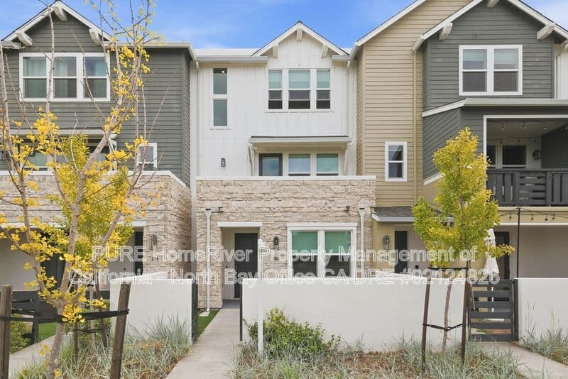 Santa Rosa Condo: 259 Gambrel Circle
