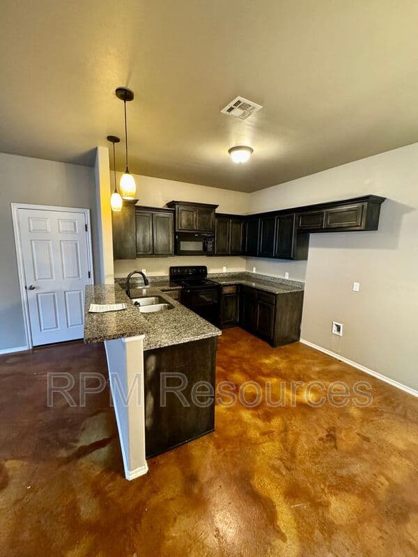 El Reno Condo: 1826 Cypress Lane