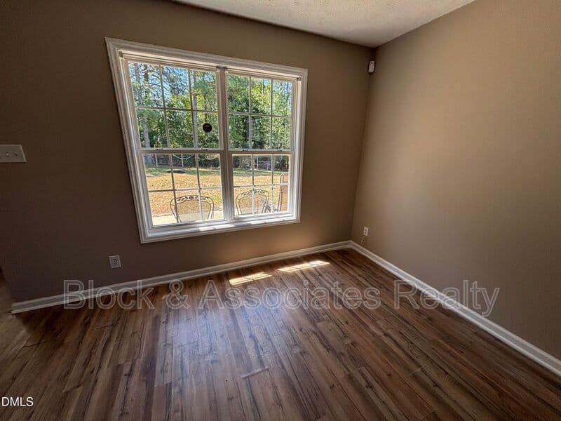 Raeford House: 337 Americana Dr