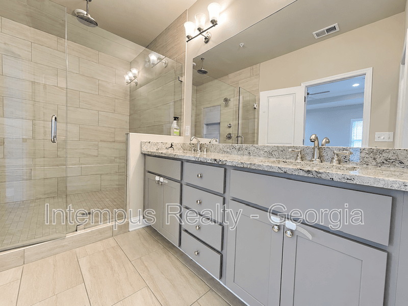 Smyrna House: 1260 Stone Castle Cir SE